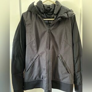 Like new - Lululemon Women’s Jacket - Size 6 - Insulated Hooded